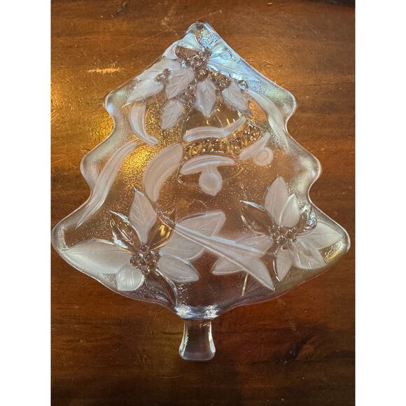 Christmas/Holiday Etched Glass Dishes, Carolers & A Christmas Tree - Picture 6 of 6